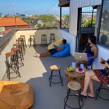 Amigos Guesthouse & Hostel Canggu Εξωτερικό φωτογραφία