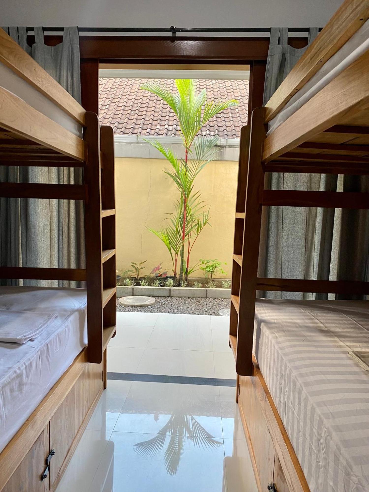 Amigos Guesthouse & Hostel Canggu Εξωτερικό φωτογραφία