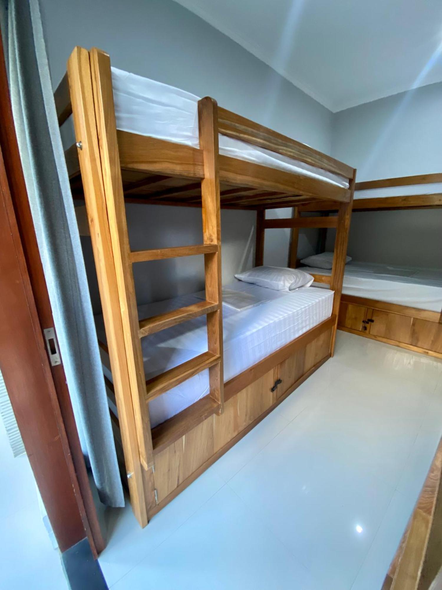Amigos Guesthouse & Hostel Canggu Εξωτερικό φωτογραφία